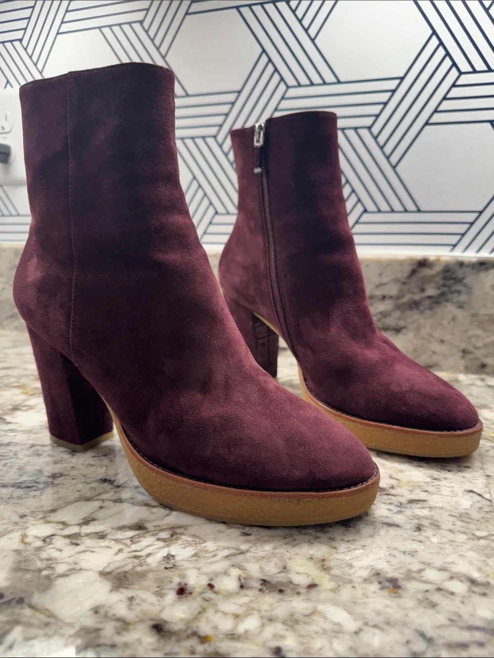 Lola Cruz Women’s Suede Ankle Boots in Burgundy Size 40 Never Worn